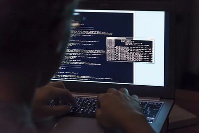 ChatGPT热潮引爆高管离职潮，年薪千万转向计算机软件开发